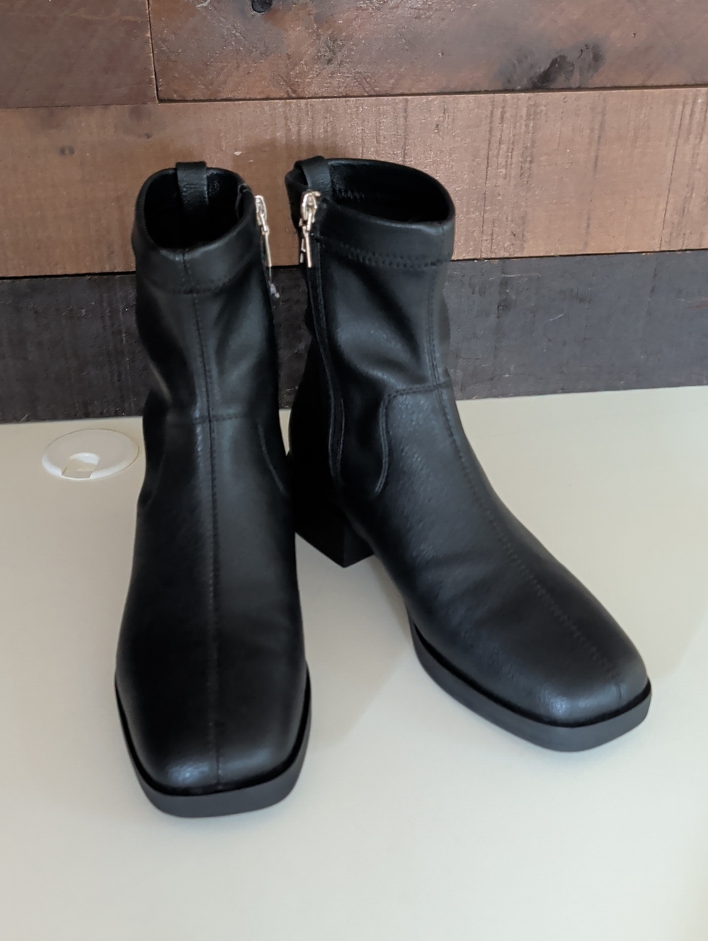 Aerosoles Black Women's Ankle Boots - Sleek Zip Block Heel Size 8M